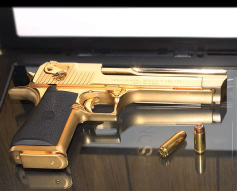 Guns & Weapons: Gold Desert Eagle