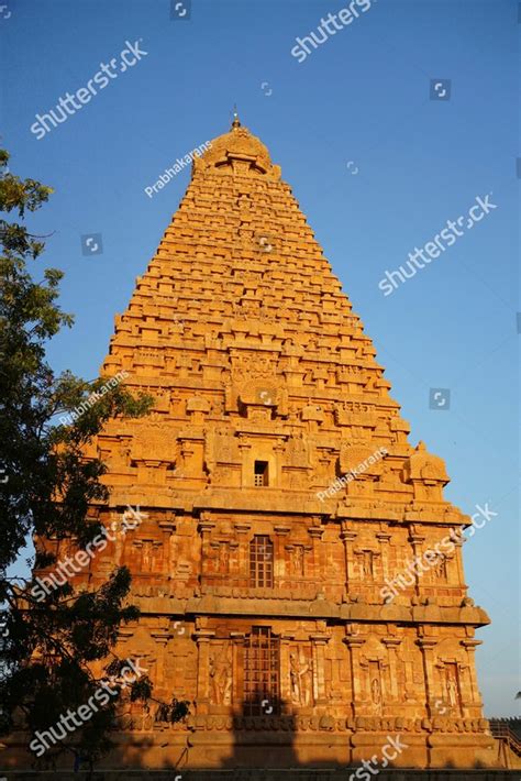 Brihadeeswarar temple in Thanjavur, Tamilnadu, India. Lord Shiva temple ...