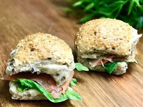 Sándwich de Salmón Ahumado con Rúcula Receta ekilu