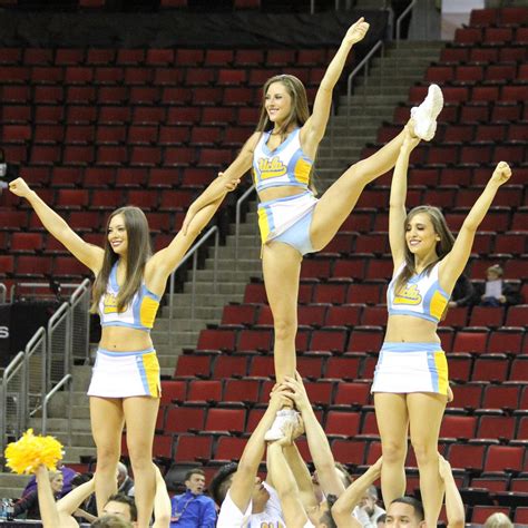 Ucla Cheerleaders Cheerleading Pictures Cheerleading Outfits