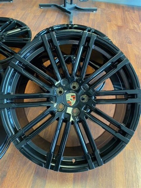 20″ Gloss Black Porsche Macan Wheels - Advance Tires and Wheels.com