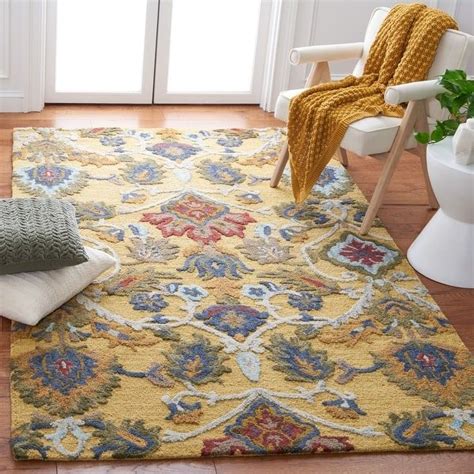 SAFAVIEH Fiorello Handmade Blossom French Country Wool Area Rug Bed