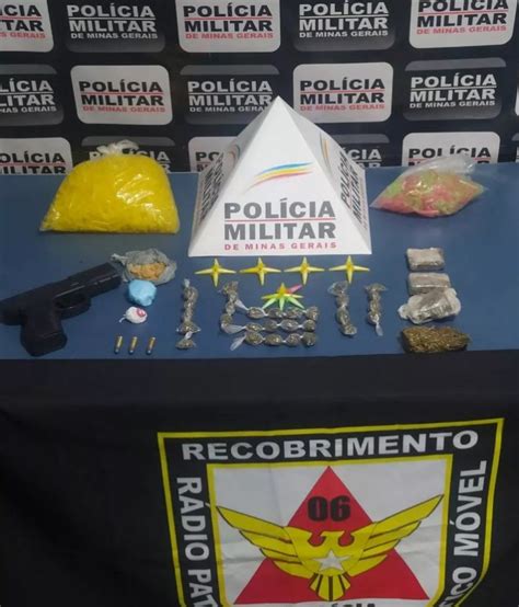 Pm Apreende Simulacro De Arma De Fogo Munições E Drogas Em Residência