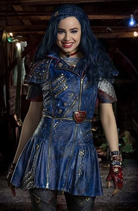 Evie Wiki Disney Descendants Amino