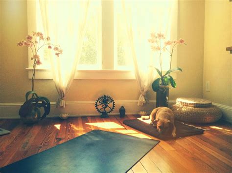 Pin By Annik Tz On Nest Home Yoga Room Yoga Room Yoga Meditation Room