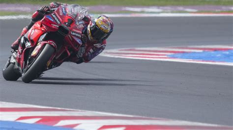 Bagnaia vince la Sprint in Indonesia Martin cade Pecco è a 12