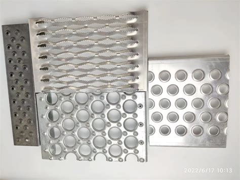 Galvanized Aluminum Diamond Hole Safety Grating For Platform And