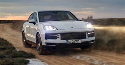 Nuova Porsche Cayenne Restyling 2023 Caratteristiche Motori Interni