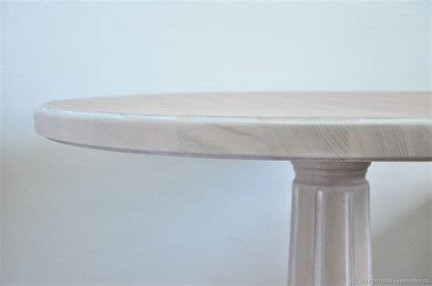 Круглый стол Прованс Кантри из массива ясеня с белой патиной в интернет ...