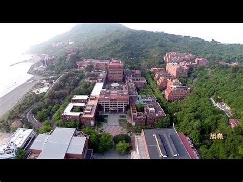 空拍高雄西子灣 中山大學校園 - YouTube