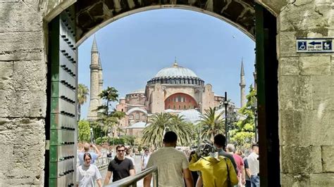 Istanbul Small-Group City and Secret Streets Tour with Guide | GetYourGuide