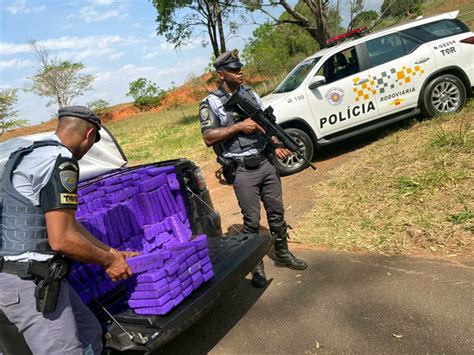 Homem é Preso Com Mais De 580 Quilos De Maconha Escondidos Em Picape