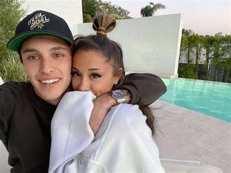 Thank You Next Ariana Grande Se Divorcia De Su Esposo Dalton Gomez