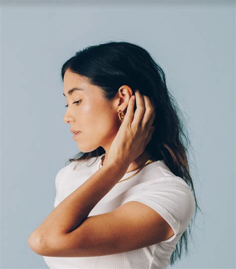 Why Do Earrings Make My Ears Sore