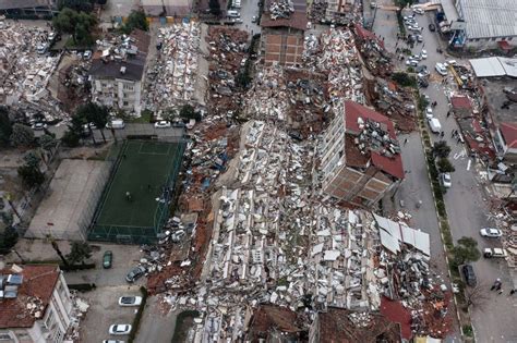 Terremoto En Turqu A Asciende A M S De Mil Muertos Tras Nueva