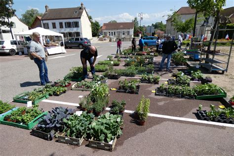 Montpont En Bresse Le Fleurissement Montponnais D J En Place Pour La