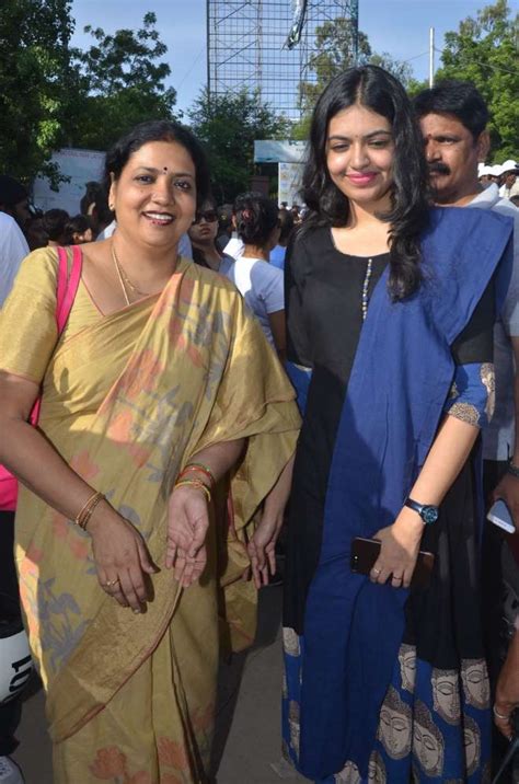 Celebs At Kalamandir Foundation Anti Drug Walk Filmibeat