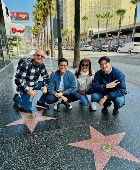 Tony Succar Y Su Madre Mimy En Los Grammy 2024 Así Se Mostraron A Su