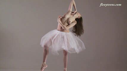 Natural Tits Ksyuha Zavituha Doing Nude Gymnastics