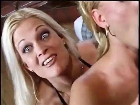 Wütende und hungrige blonde hure bekommt ihr arschloch gefickt und trinkt sperma xHamster
