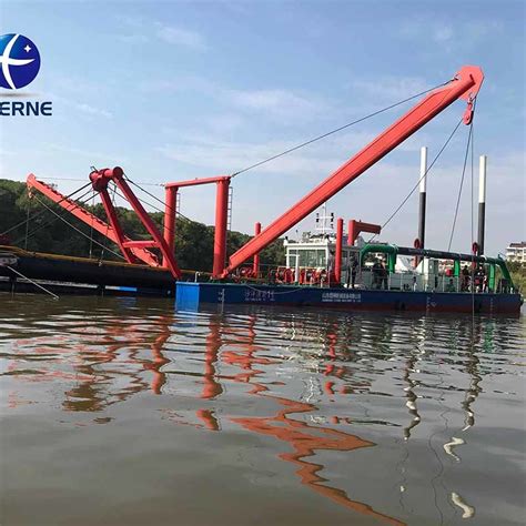 Heavy Duty 20 Inch Hydraulic Sand Pumping Ship For Sand Dredging