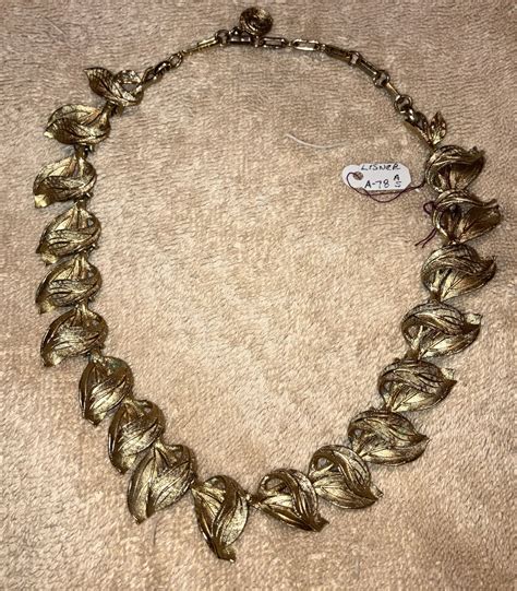 Vintage LISNER Brushed Gold Tone LEAF Design GORGEOUS Gem