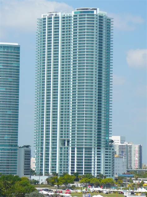 900 Biscayne Bay Miami Skyscraper