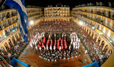 San Sebastián day: the tamborrada drum parade - San Sebastian Tourism