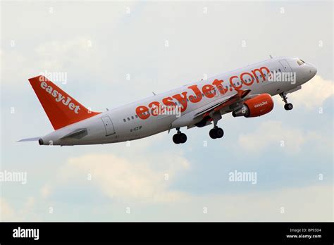 Airbus Easyjet Hi Res Stock Photography And Images Alamy