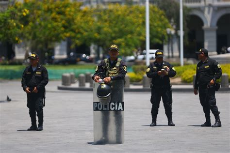 Fuerzas Armadas Y La Polic A Nacional Resguardan Las Calles Del Centro