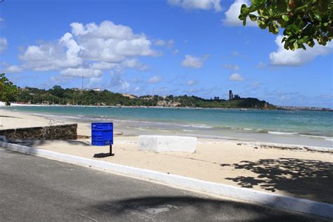 Praia De Inema Em Salvador Praias De Salvador