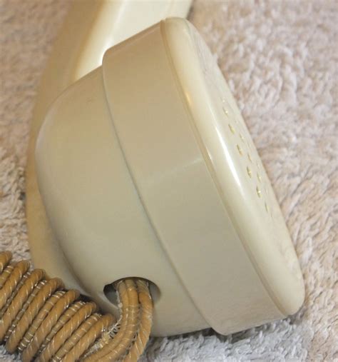 Look French U43 Rotary Dial Desk Telephone In Ivory Coloured