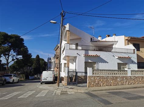 CASA A TOCAR EL CASC ANTIC AMB 2 VIVENDES INDEPENDENTS AMPLIA TERRASSA