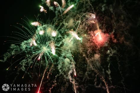 ウインターフェスティバル山形冬の花火大会IN霞城公園 山形市 ヤマガタイメージズ 山形を旅するように楽しむストックフォトサービス