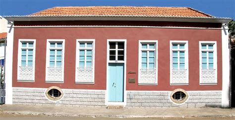 Museu Etnográfico da Praia fachada reformada por 1890 c e 1997 c