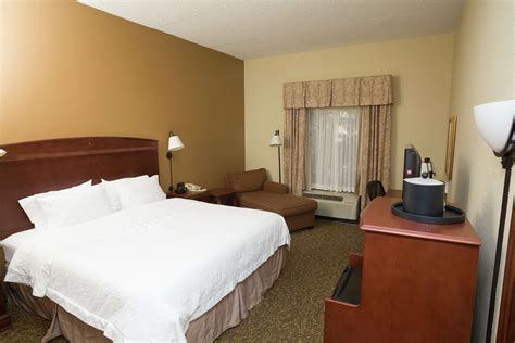 Hampton Inn Oneonta, 225 River St, Oneonta, NY, Accommodations - MapQuest