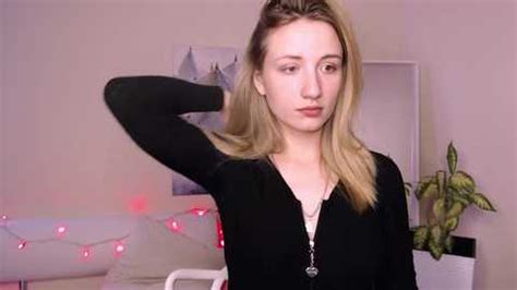 Sweet Blonde Stripchat Teen Cam