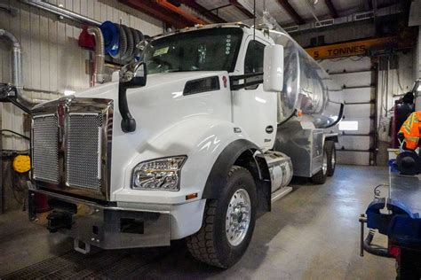 Camion citerne | Équipements Claude Pedneault