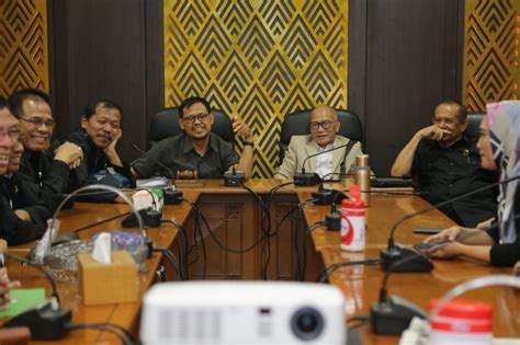 Daftar Pimpinan Dan Anggota Badan Pembentukan Perda Dprd Provinsi Jawa