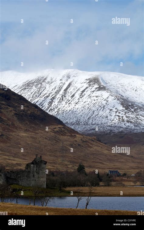 Kilchurn castle winter hi-res stock photography and images - Alamy