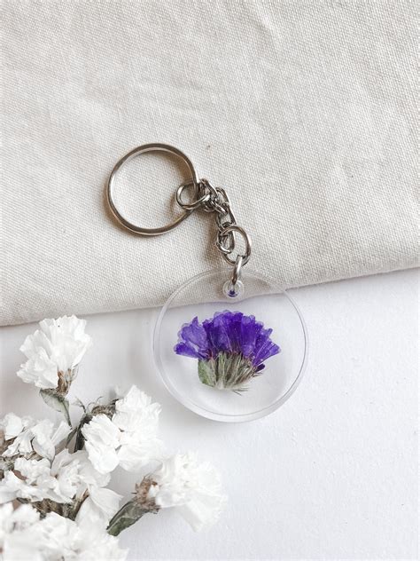 Real Pressed Flower Keychain Pressedflowerkeychain Resinkeychain