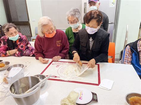 開啟住民長輩五感體驗銀髮人生 八德榮家烘焙教室教爺爺奶奶親手作點心