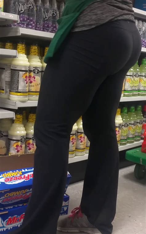 Ebony Beauty With An Ass Of The Gods Video Spandex Leggings Yoga Pants Forum