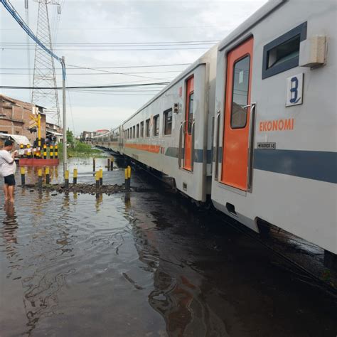 Banjir Telah Surut Pelayanan Stasiun Semarang Tawang Dan Perjalanan Ka