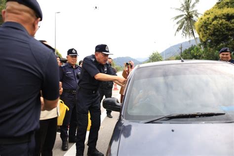 Kereta Masuk Ke Kelantan Sempena Tahun Baharu Cina Meningkat Sejak Rabu