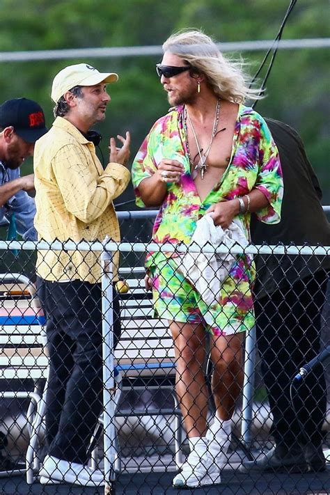 Photo Matthew Mcconaughey S Amuse Sur Le Tournage De The Beach Bum