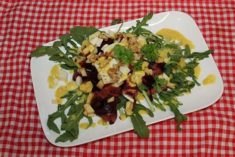 Rote Bete Apfel Walnuss Salat Mit Fetak Se Und Feldsalat Von Camibege