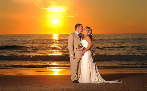 Hd Wallpaper Sunset Beach Wedding Kiss 0743 Wallpaper Flare