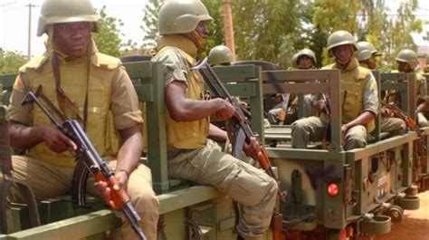 Mali Attaques déjouées contre deux postes de l armée dans le nord et