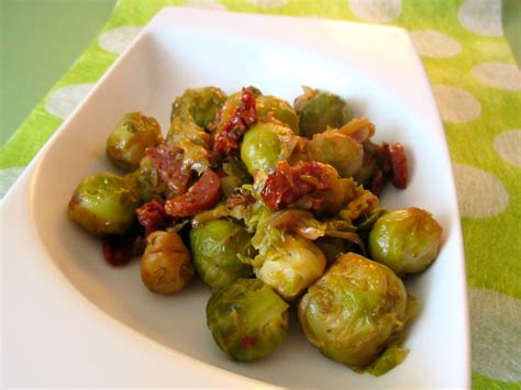 Poêlée de choux de Bruxelles au chorizo et tomates confites Diet